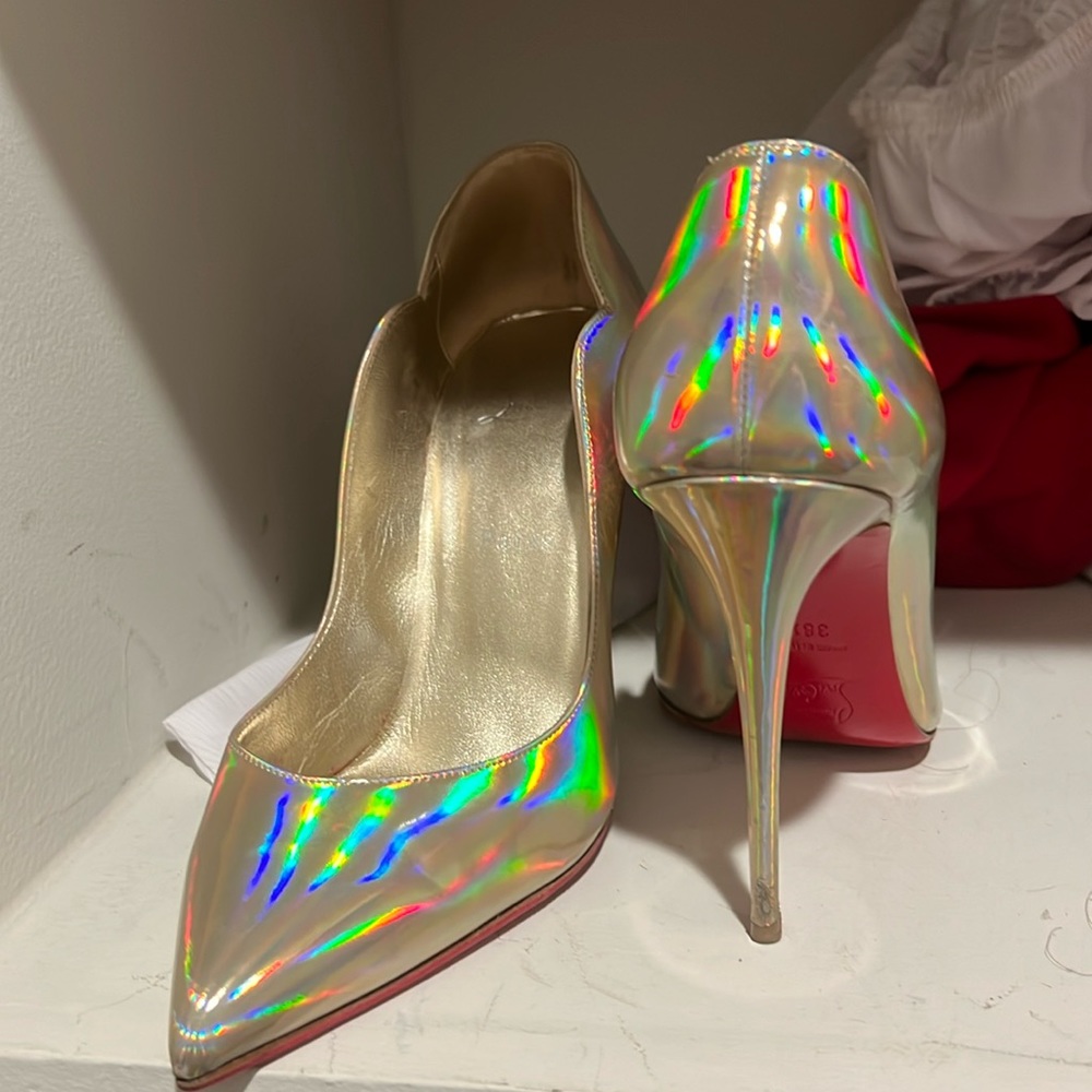 Louboutin Hot Chick  gold pumps size 38.5 Limited Edition